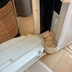 シャープ　加湿空気清浄機　KC-F50-W の画像