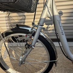 美品、大人用 三輪自転車 大人三輪車 おとな用 大人 自転車 スイング機能付き 大型カゴを搭載 背もたれ付の画像