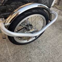 美品、大人用 三輪自転車 大人三輪車 おとな用 大人 自転車 スイング機能付き 大型カゴを搭載 背もたれ付の画像
