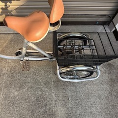 美品、大人用 三輪自転車 大人三輪車 おとな用 大人 自転車 スイング機能付き 大型カゴを搭載 背もたれ付の画像
