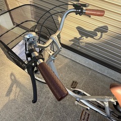 美品、大人用 三輪自転車 大人三輪車 おとな用 大人 自転車 スイング機能付き 大型カゴを搭載 背もたれ付の画像