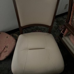 ダイニングテーブルの画像