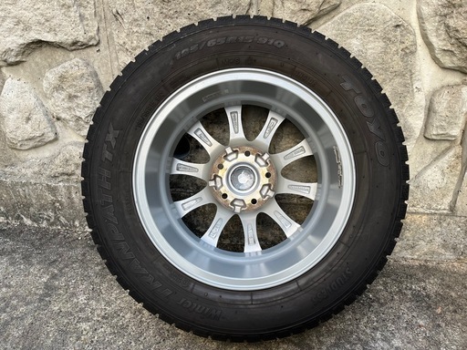 スタッドレスタイヤ195/65R15