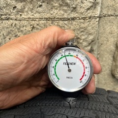 スタッドレスタイヤ195/65R15の画像