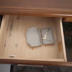 無料引き取り限定　
事務所デスクの画像