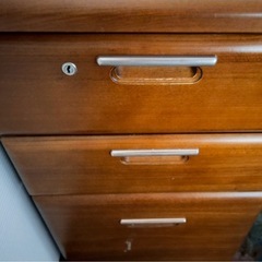 無料引き取り限定　
事務所デスクの画像