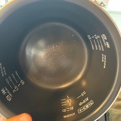 【日立 炊飯器】【2合炊き】2017年製★クリーニング済み/6ヶ月保証付き【管理番号10611】九の画像