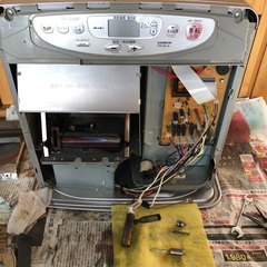 石油ファンヒーター(56) ダイニチ 9Lタンク FW-5617  2017年の画像