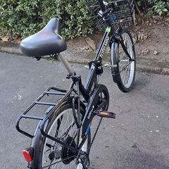 【リサイクルショップどりーむ天保山店】No.532　自転車　20インチ　切り替え・カゴ付き🎵　折りたたみ自転車🎵の画像