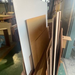 合板端材「ご自由にどうぞ」0円台車  あります！の画像