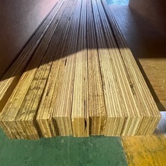 合板端材「ご自由にどうぞ」0円台車  あります！の画像