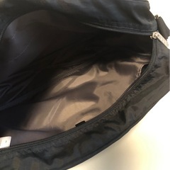 M【中古品】adidas アディダス ショルダーバッグ 黒 大容量 通学 旅行 カバンの画像