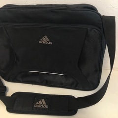 M【中古品】adidas アディダス ショルダーバッグ 黒 大容量 通学 旅行 カバンの画像
