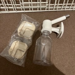 水飲みおまけ付き60センチペット用ケージ ホワイト折りたたみ可能の画像