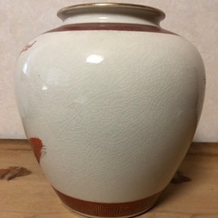 九谷焼、赤絵花瓶の画像