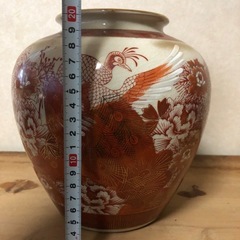 九谷焼、赤絵花瓶の画像