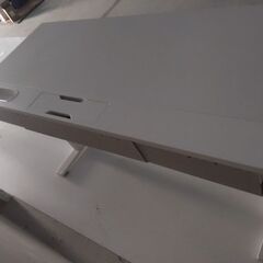 IKEA Mittzon オフィスデスクの画像