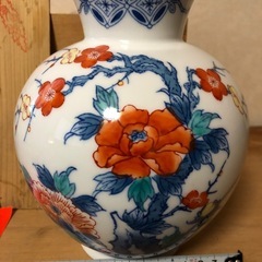 鍋島花瓶、共箱付き
の画像