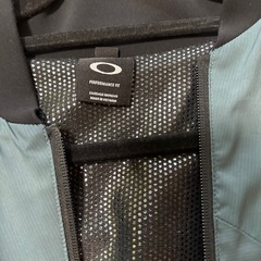 UNDER ARMOR じゃけっとジャケットの画像