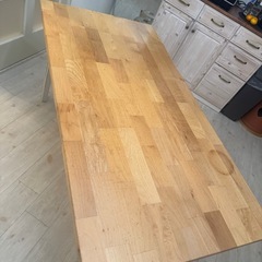 ダイニングテーブルの画像