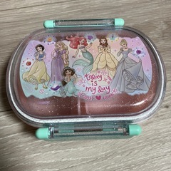 【決まりました】お弁当箱・水筒のセット　プリンセスの画像