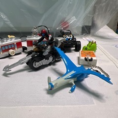 ポケモンフィギュア、カード等のおもちゃ、の画像