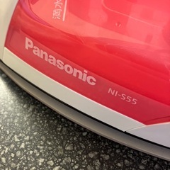 M2511-092 Panasonic コード付き スチームアイロン NI-S55 2021年製 ピンク キズ汚れ有りの画像