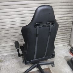 ゲーミングチェアの画像