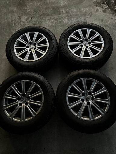 【美品 】 レクサス純正アルミホイール付きスタッドレスタイヤ 225/65R17 2022
年製