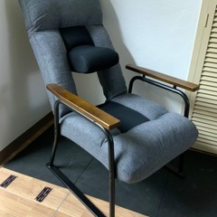 大67【美品】DCM 腰楽 ハイバックチェア F-TZD02GY リクライニングの画像