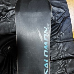 サロモンのスノボ、エッジ付きの画像