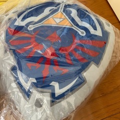 新品未開封】ゼルダの伝説 クッション3点 トライフォース＆ハイリアの盾×2の画像