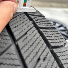 レイズ　ホムラ　18インチスタッドレスタイヤの画像