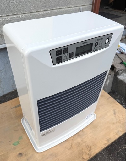 札幌市内配送可 燃焼確認済み 美品 22年製 サンポット FF式温風石油ストーブ FF-4211TL A1 木造11畳/コンクリート18畳