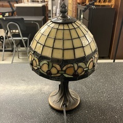サ2511-093 ステンドグラス テーブルランプ 卓上ライト アンティーク風 間接照明 キズ汚れ有りの画像