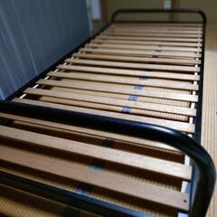 シングルベッド　（マットレス付き）【無料にしました】の画像