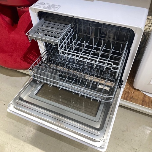 【受付終了】　　　　　　　　　　       ?SALE?【✨️定価約7万✨️】2025年製 中古美品✨️ 食洗機 AQUA アクア 