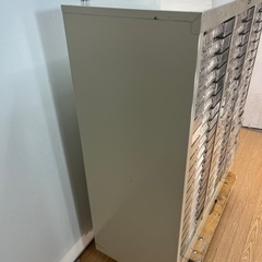 コクヨ クリスタルトレーキャビネット 60棚の画像