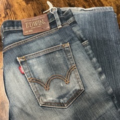 ストレートジーンズ👖EDWINエドウィン502サイズ32穴あり💦ストレートデニムおしゃれ🌷デニムの画像