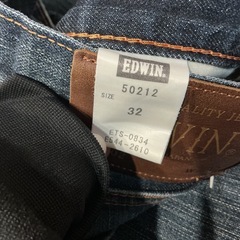 ストレートジーンズ👖EDWINエドウィン502サイズ32穴あり💦ストレートデニムおしゃれ🌷デニムの画像