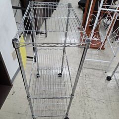 J8657 【リユースのサカイ柏店】 キャスター付3段メタルラック クリーニング済　の画像
