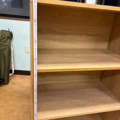 IKEA ラック（木目調・高さ120cm × 幅80cm × 奥行き45cm）の画像