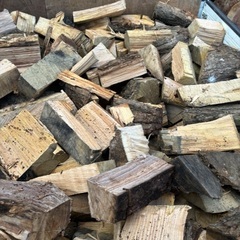 すぐ使える。広葉樹ミックス乾燥薪短め1台のみ4000円の画像