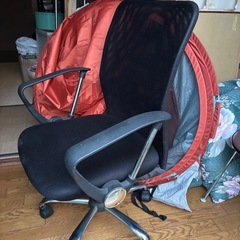 高さなど調節可能なオフィスチェア　ブラックの画像