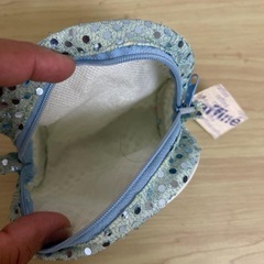 小さなおしゃれなポーチの画像