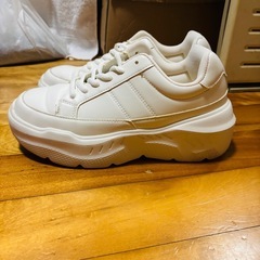 白厚底スニーカーの画像