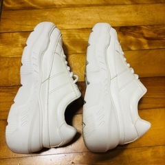 白厚底スニーカーの画像