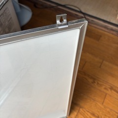 安心と信頼プラス社製のホワイトボードの画像