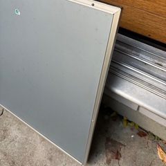 安心と信頼プラス社製のホワイトボードの画像