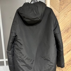 adidasナイロンジャケットの画像